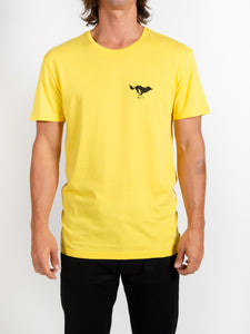 El Solitario Basic Yellow T-Shirt. Model