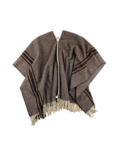 Load image into Gallery viewer, l Solitario Traditional Poncho Brown stripe
